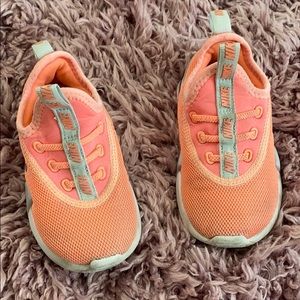 Nike sneakers in size 7